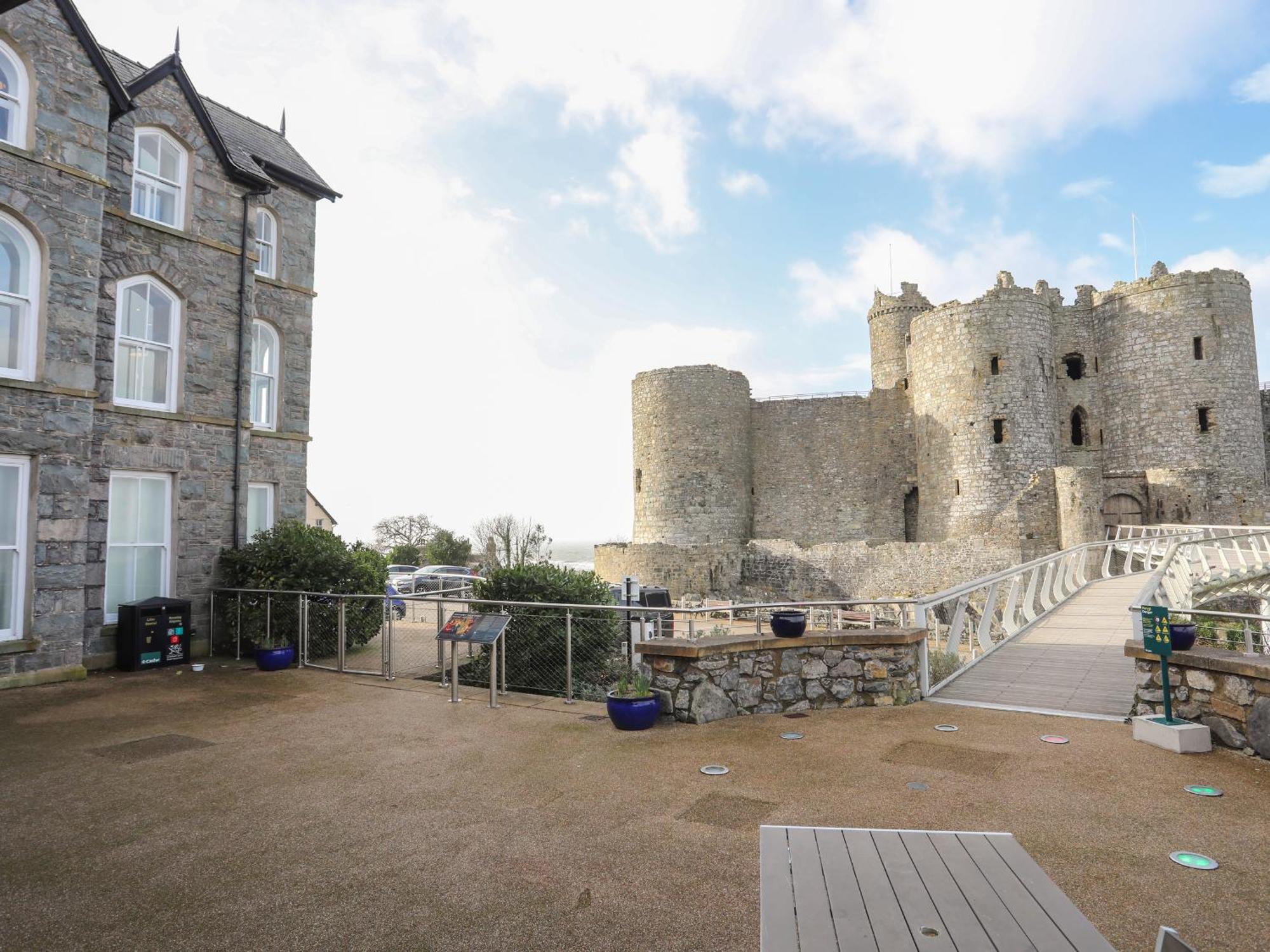 Harlech Apartments - Gwern Extérieur photo